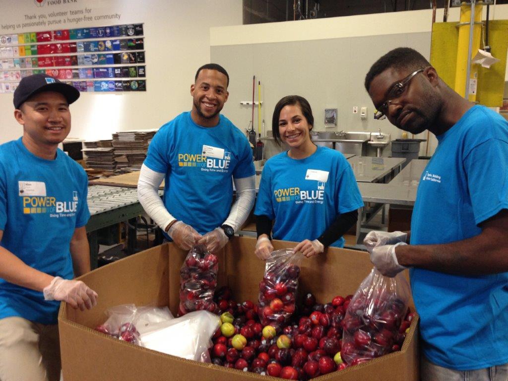 PG&E PowerPathway students volunteer at the food bank